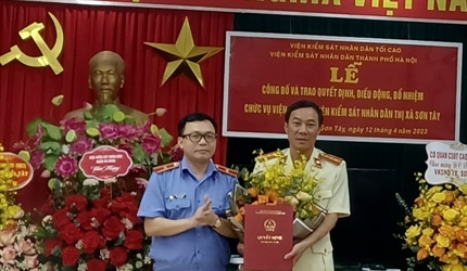 Lễ công bố và trao quyết định điều động, bổ nhiệm chức vụ Viện trưởng...